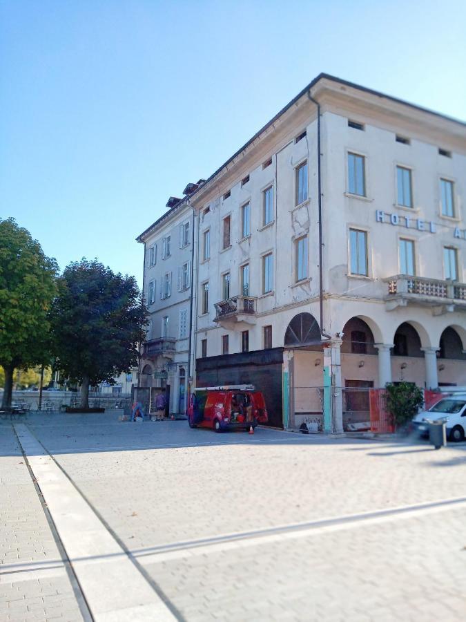 Palazzo Clerici Appartement Luino Buitenkant foto
